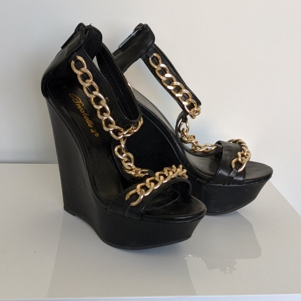 Black wedges w/Gold chains
